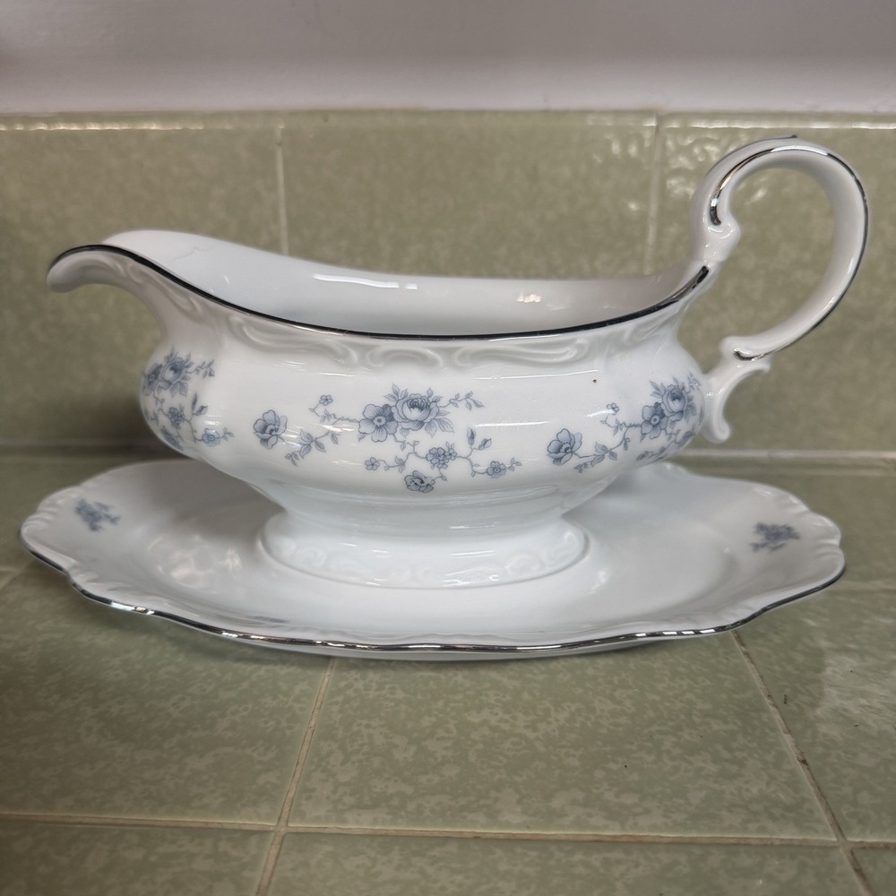 Vintage Johann Haviland China Bavaria Germany Blue Garland Gravy Boat Underplate